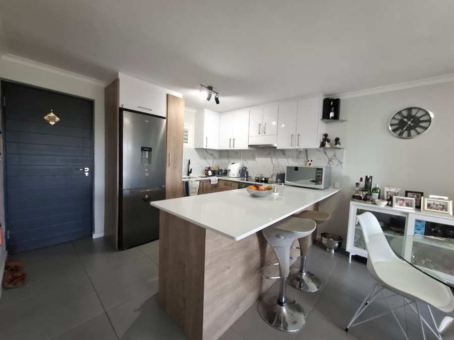 2 Bedroom Property for Sale in Table View Western Cape